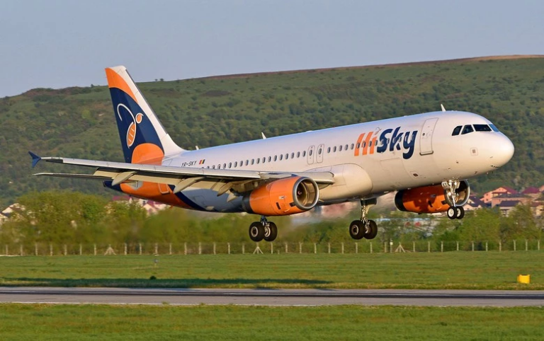 ULTIMA ORĂ: Situație de urgență. Un avion a semnalat activarea unui senzor de presurizare la nivelul cabinei