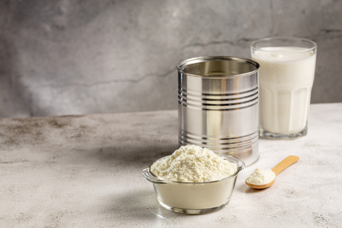 ULTIMA ORĂ: Două loturi de lapte praf retrase de pe piață. Sunt suspiciuni că ar fi contaminate