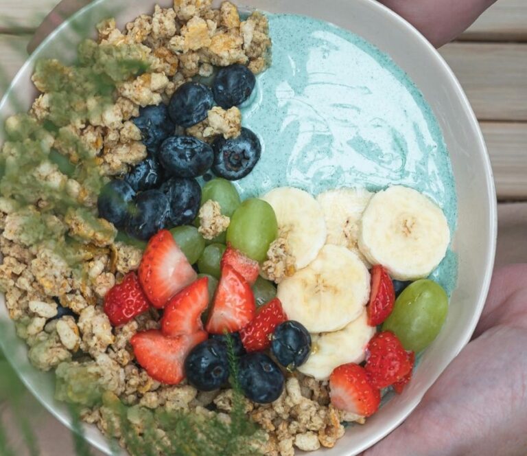 Ce să mănânci pentru mai multă energie: alimente care combat oboseala și susțin concentrarea