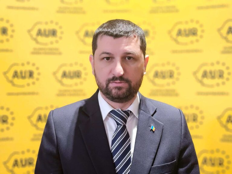 „Decât să ne înarmăm, mai bine cedăm teritorii”. Ce spune un fost prim-vicepreședinte AUR