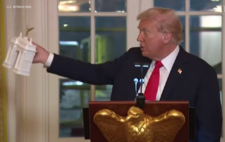 Trump își construiește propriul Arc de Triumf la Washington. Cum ar putea arăta mega-structura dorită de președintele SUA