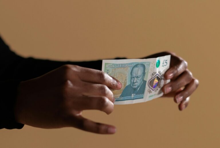 Winston Churchill ar putea dispărea de pe bancnotele britanice