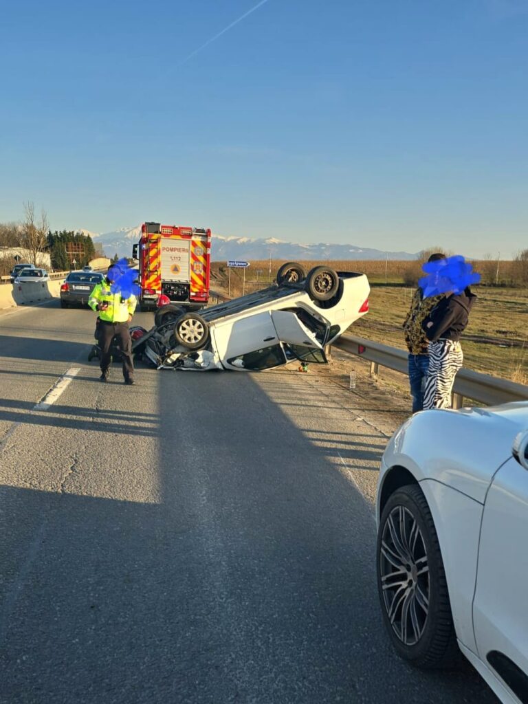 FOTO/ULTIMA ORĂ: Trei răniți pe DN 1 într-un accident rutier. Printre victime, o fetiță de 3 ani