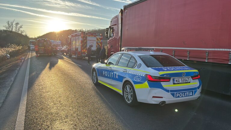 ULTIMA ORĂ: Mașină răsturnată pe A1, la ieșirea spre aeroport