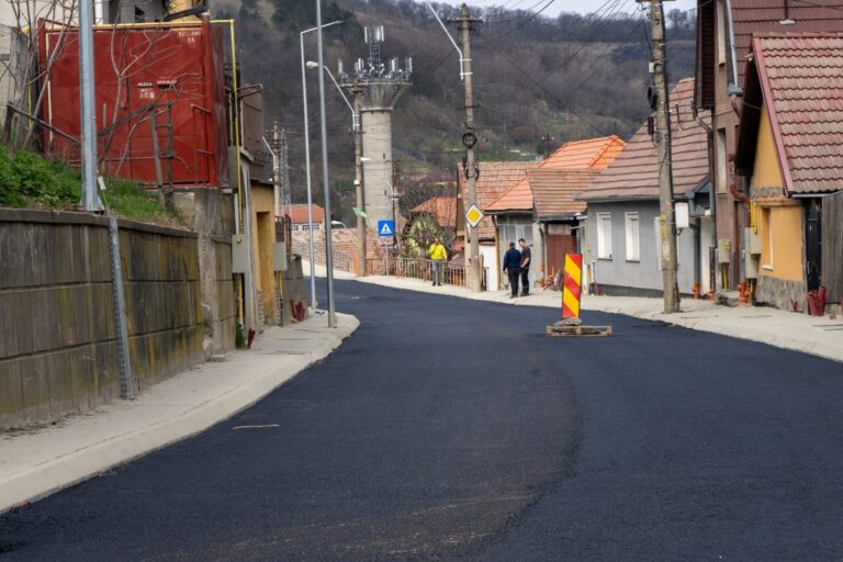 FOTO – Șantierele se mută la suprafață: Mediașul intră în etapa asfaltărilor