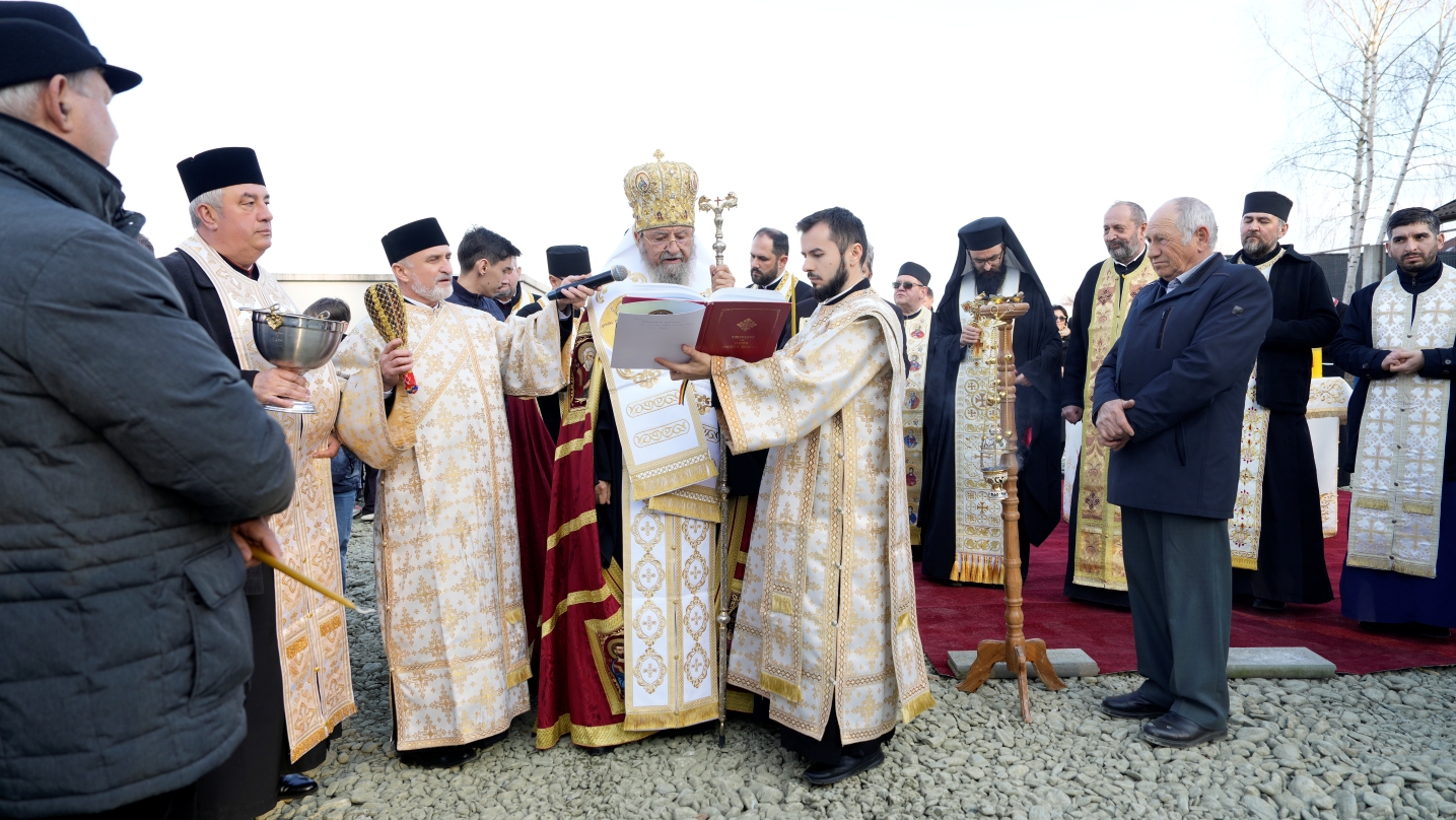 FOTO: Moment istoric la Șelimbăr: începe construcția unei noi biserici în Cartierul Tineretului