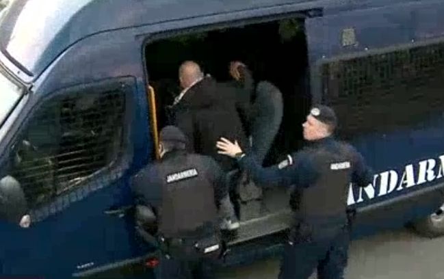 VIDEO/FOTO: Ciocniri între mineri și jandarmi la București. Au intervenit echipajele de prim ajutor