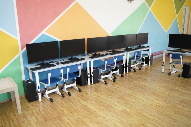 FOTO: „Oare ați visat vreodată ca o grădiniță să fie dotată cu un laborator de informatică?”. Grădinițe de top în Mediaș