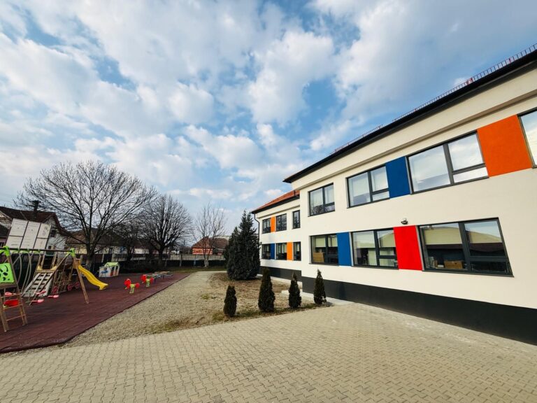 FOTO: Revoluție la Grădinița 36! Milioane de lei pentru tehnologie SMART și energie din soare – cum a fost transformată complet grădinița din Țiglari