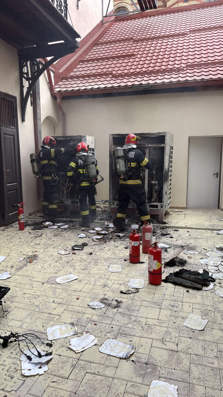 FOTO: Incendiu în Sibiu: fum dens dintr-o tipografie, traficul complet BLOCAT