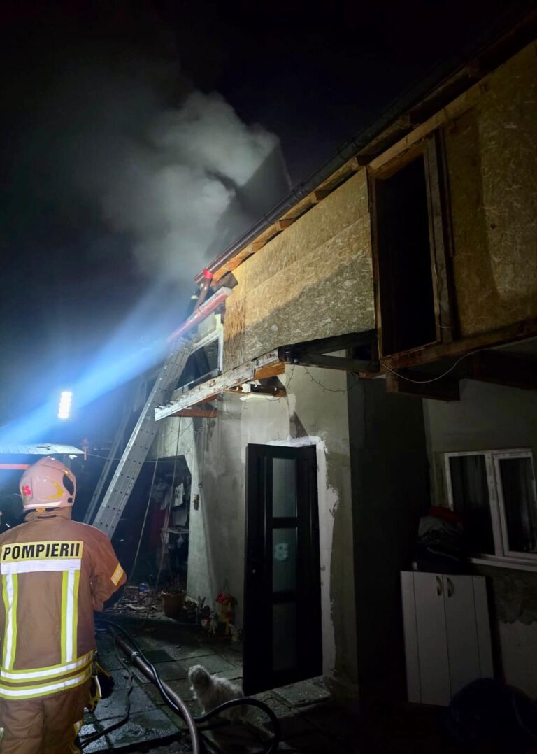 FOTO: Un incendiu a făcut prăpăd, marți dimineața, în Sibiu