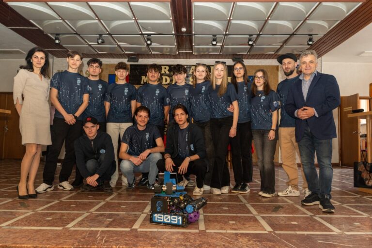 Elevii din Mediaș duc România în elita roboticii europene