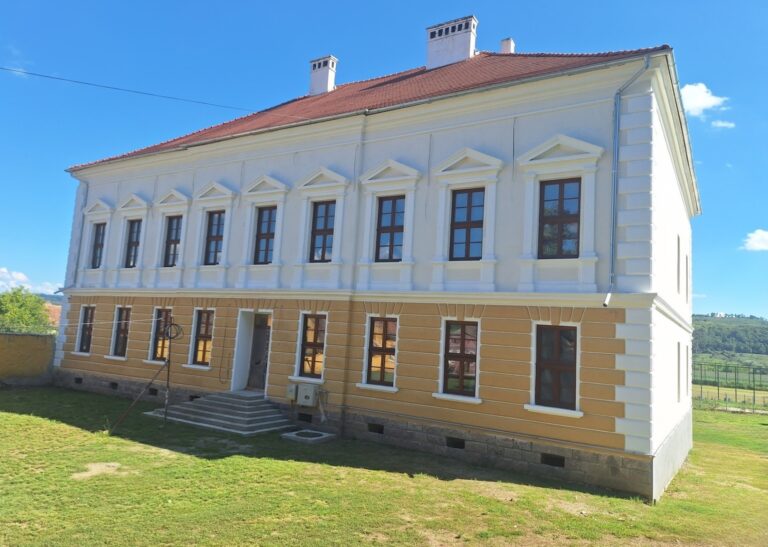 FOTO: De la sărăcie la tehnologie de top: cum a ajuns Hoghilag un model pentru România