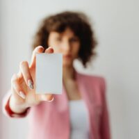 Cartea electronică de identitate: acordul proprietarului pentru „primirea în spațiu” se poate face online. MAI pregătește extinderea și pentru "viza de flotant"