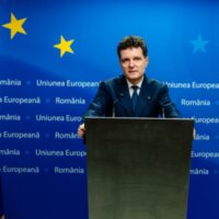 Legea care interzice agresorilor sexuali condamnați să lucreze cu persoane vulnerabile, promulgată de Nicușor Dan