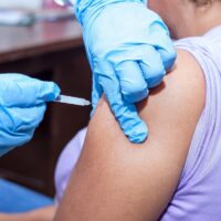 Vaccinarea antigripală a început. Cine primește vaccin gratuit și cine beneficiază de compensare 50%