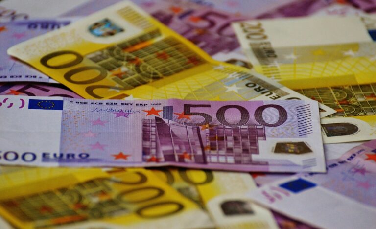Dispare treptat cea mai controversată bancnotă din Europa: ce trebuie să știe cei care încă au bancnota de 500 de euro