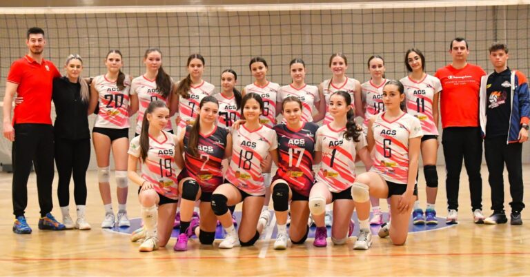 ACS Champions luptă pentru marea finală