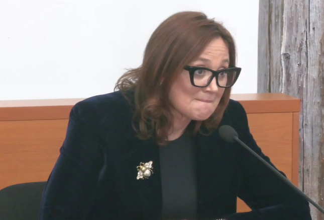 Primăria Sibiu nu mai permite staționarea trotinetelor lăsate seara de utilizatori lângă locuință, pentru fi reluate dimineața