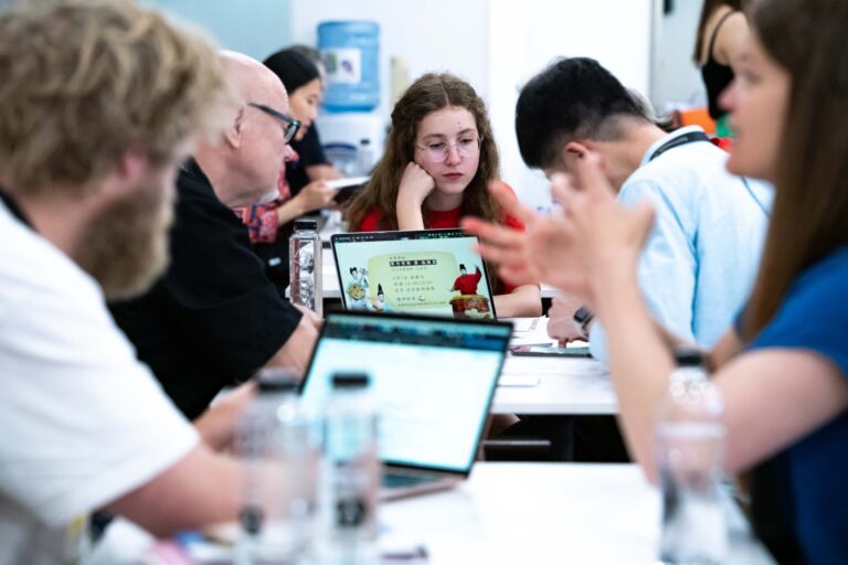 Sibiul devine poarta spre lume: apel deschis pentru tinerii artiști români