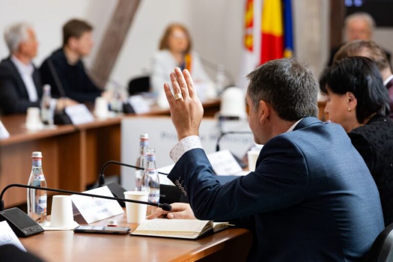 EDITORIAL. Mulțumim FDGR pentru votul privind interzicerea jocurilor de noroc. În afară de primarul Astrid Fodor…