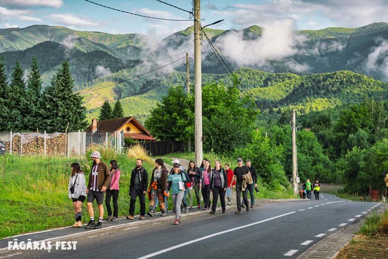 Peste 30 de tururi ghidate, drumeții și experiențe nocturne: ce nu trebuie să ratezi la Făgăraș Fest 2026