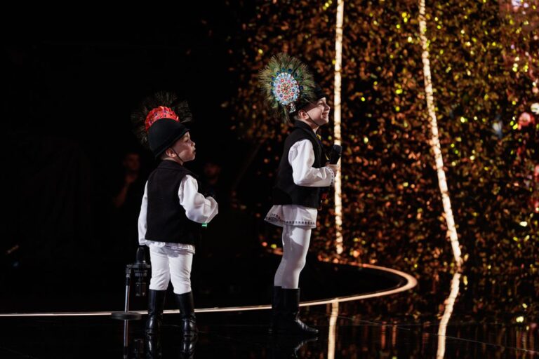 VIDEO – Magie pe scenă: doi frați din Sibiu au transformat dansul într-o emoție pură la „Românii au talent”