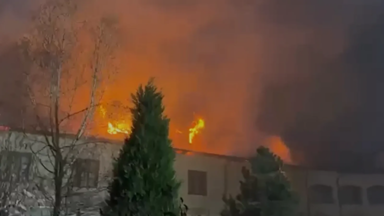 VIDEO/ULTIMA ORĂ: INCENDIU de proporții la o mănăstire în dimineața de Paști