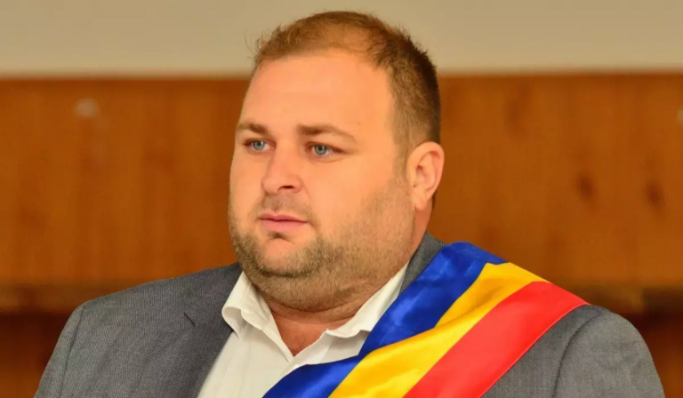 FOTO: Primar reținut pentru că FURA curent. Ghiciți de la ce partid este?