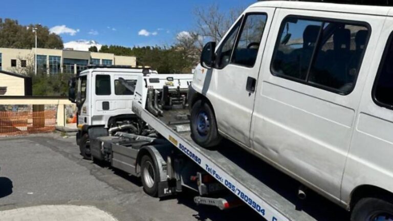 Români în Italia, prinși că aruncau ilegal deșeuri. Surpriza-surprizelor – furau apă și curent electric