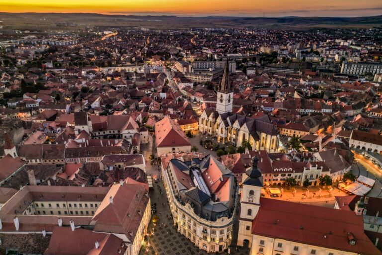 Sibiu, în finala Destinația Anului 2026: Piața Mare și Lacul Binder, printre cele mai votate atracții turistice