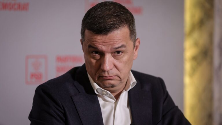 Sorin Grindeanu, în fața unei ȚEPE COSMICE: „Bolojan rotește miniștri, poate să stea și doi ani”