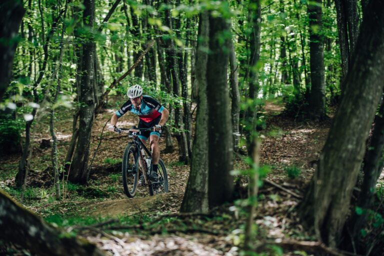 Adrenalină la cote maxime: Triada MTB Avrig 2026 începe cu un traseu care va face istorie