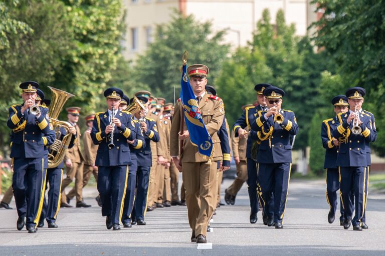 Eroii nu sunt uitați: demonstrații impresionante și tehnică militară de top la Sibiu