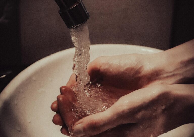 Lucrări la rețeaua de apă și reparații trotuare în Sibiu: restricții de trafic pe bulevarde și străzi principale