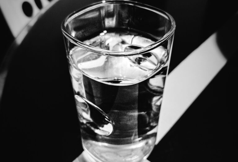 Apa din Joia Mare: Tradiții, superstiții și puteri vindecătoare, înainte de Paște