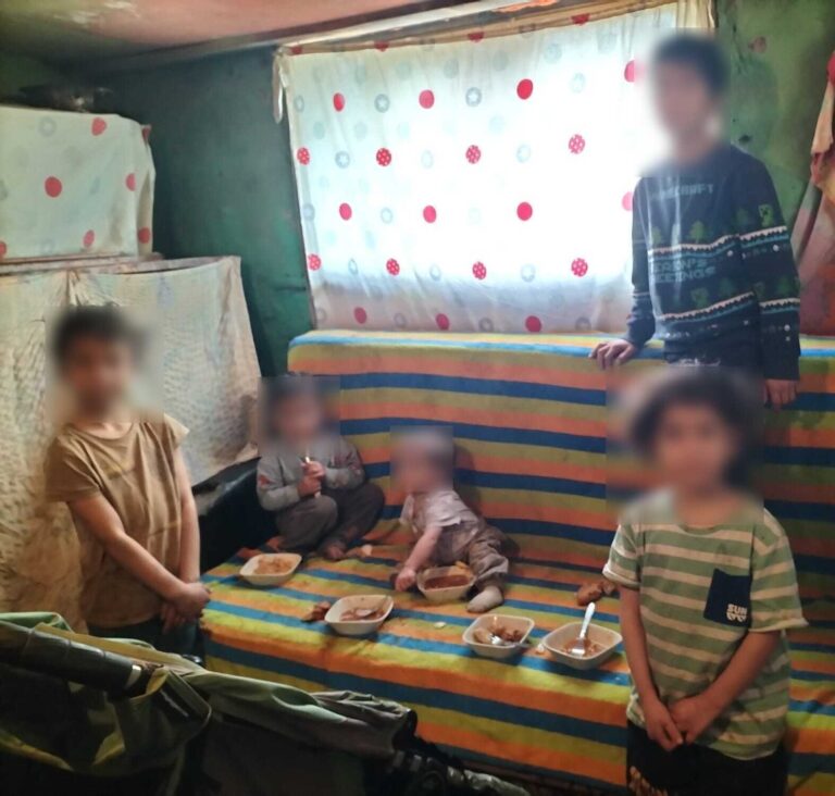 FOTO – Mâinile care nu abandonează: poveștile nevăzute ale asistenților medicali comunitari care aduc speranță în casele uitate din județul Sibiu