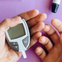 Diabetul,  în creștere la copiii și tinerii din Sibiu: medicii avertizează asupra impactului fast-food-ului, obezității și sedentarismului