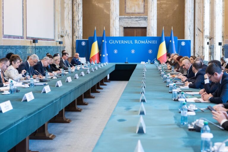 Guvernul reduce acciza la motorină cu 30 de bani pe litru: Iată măsurile complete pentru ieftinirea carburanților