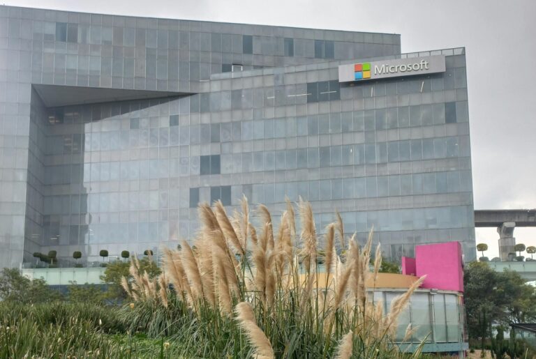 Microsoft oferă plăți compensatorii pentru plecări voluntare: până la 16.000 de angajați ar putea părăsi compania