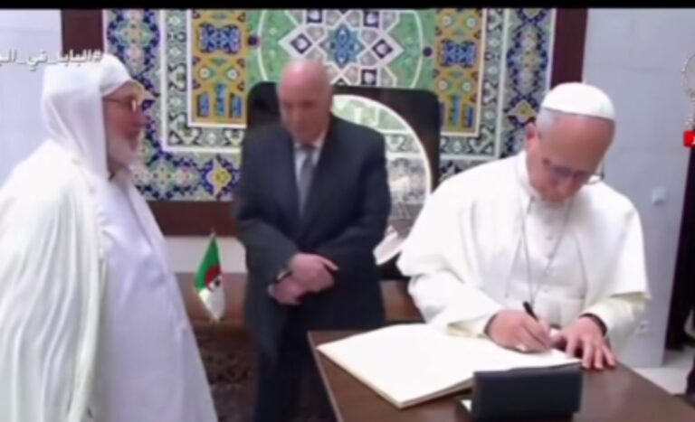 Papa Leon al XIV-lea în Algeria: Liturghie istorică la Alger, apel puternic la pace și semnătură în Cartea de Aur a Marii Moschei