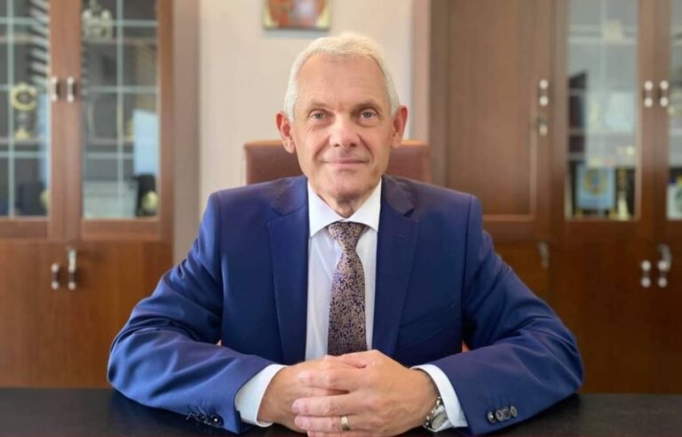 Prefectul de Sibiu, Mircea Crețu, mesaj de Ziua Jandarmeriei Române: “La mulți ani tuturor celor care își servesc patria cu onoare, devotament și curaj!”