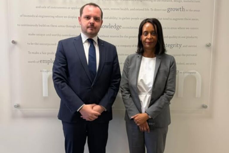 Rogobete discută în SUA parteneriate strategice cu Medtronic, pentru modernizarea sistemului medical din România