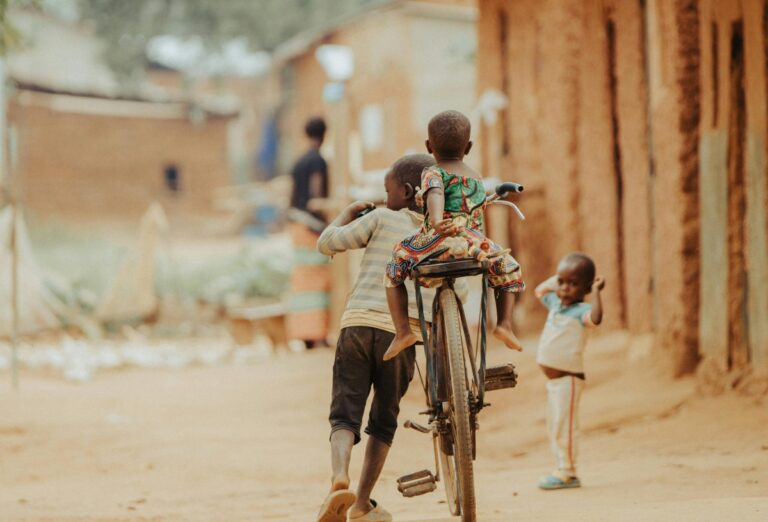 Tensiuni Uganda–Turcia: Un lider cere un miliard de dolari și “cea mai frumoasă femeie”, pentru menținerea ambasadei