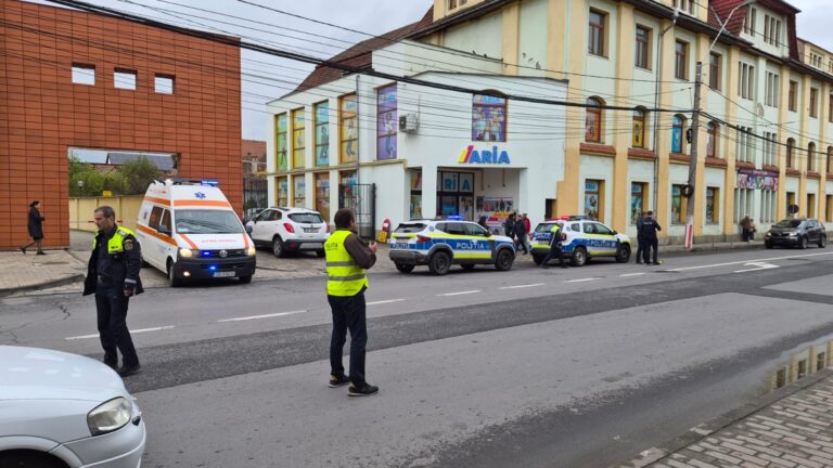 FOTO/ULTIMA ORĂ: Accident grav în Mediaș: un băiat de 8 ani a fost RĂNIT GRAV în zona unei treceri de pietoni