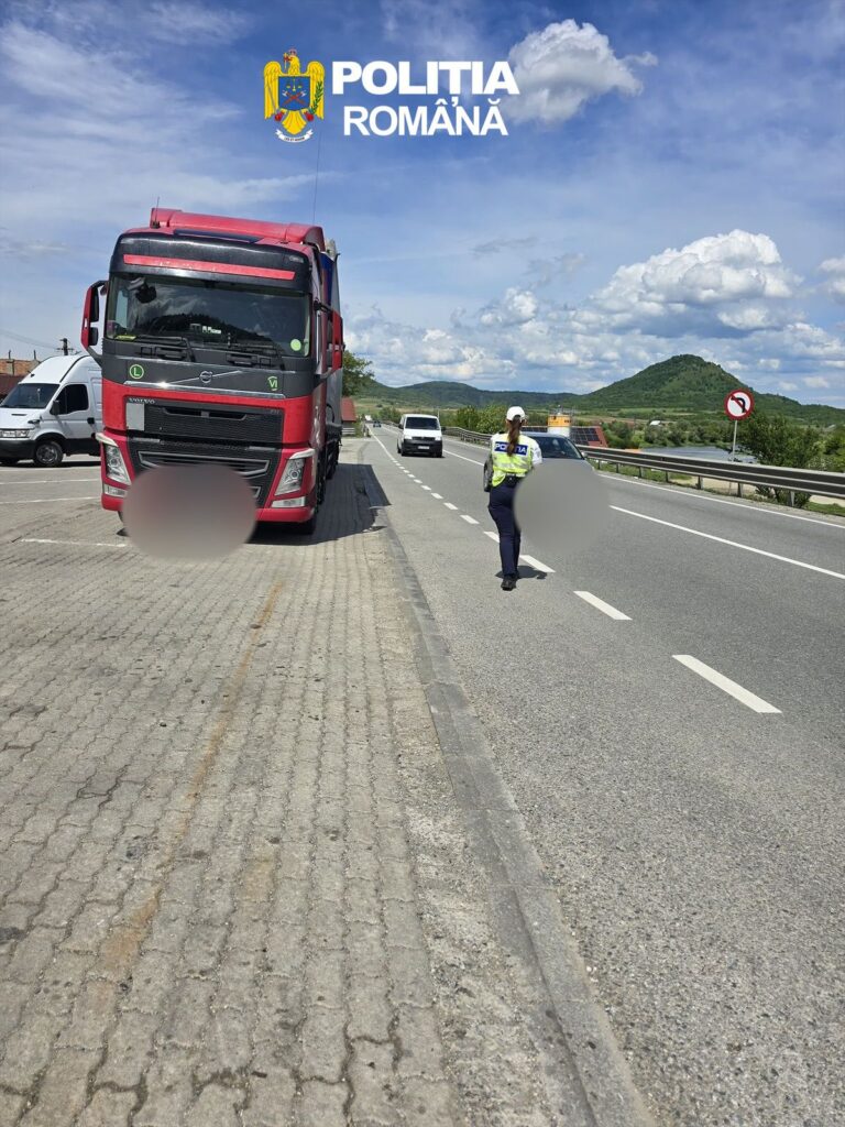 FOTO: Valea Oltului, sub asediu! Amenzi în rafală și mașini trase pe dreapta în doar câteva ore