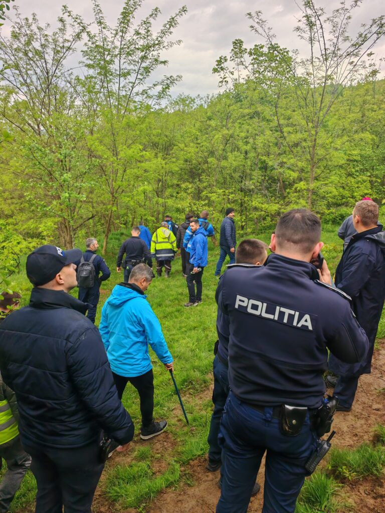 FOTO/ULTIMA ORĂ: A doua noapte de căutări în Sebeșul de Jos. Copilul dispărut NU A FOST GĂSIT