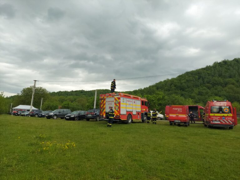 FOTO/ULTIMA ORĂ: Copilul dispărut din Sebeșul de Jos, căutat de un echipaj de scafandri