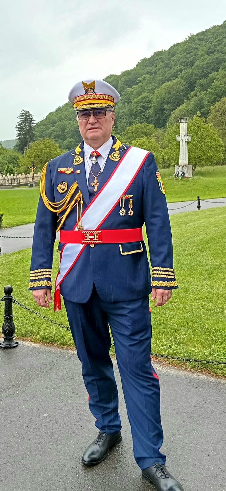 FOTO: România are de 7 ani un ÎMPĂRAT. Constantin Întâi Valahul este „Șeful statului ortodox ROMANIA”
