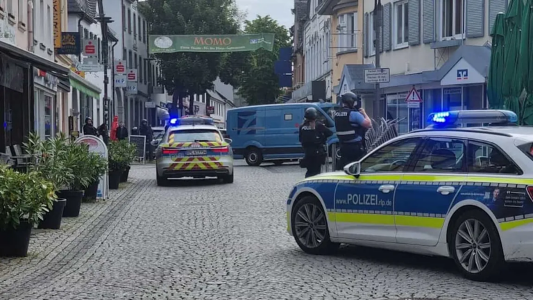 Alertă maximă în Germania: mai mulți ostatici ținuți captivi într-o bancă